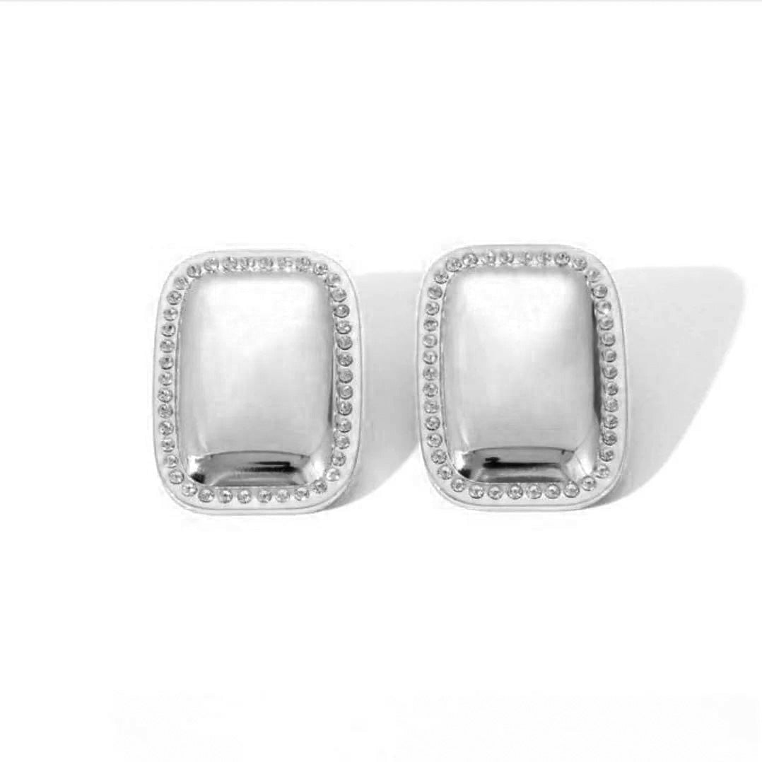 ISADORA STUD EARRINGS