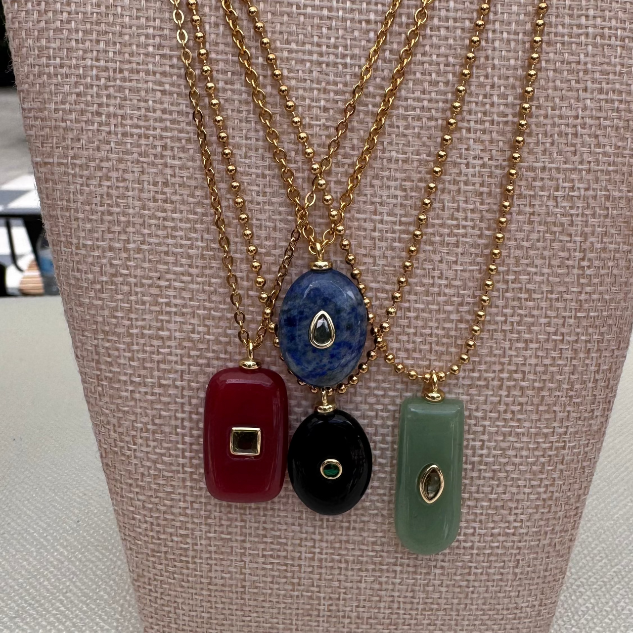 GEMSTONE NECKLACE