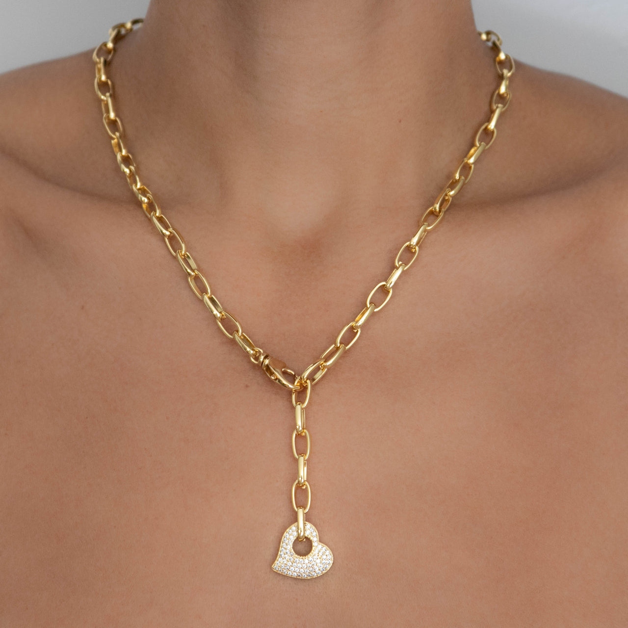 VALENTINA PAVE HEART LARIAT