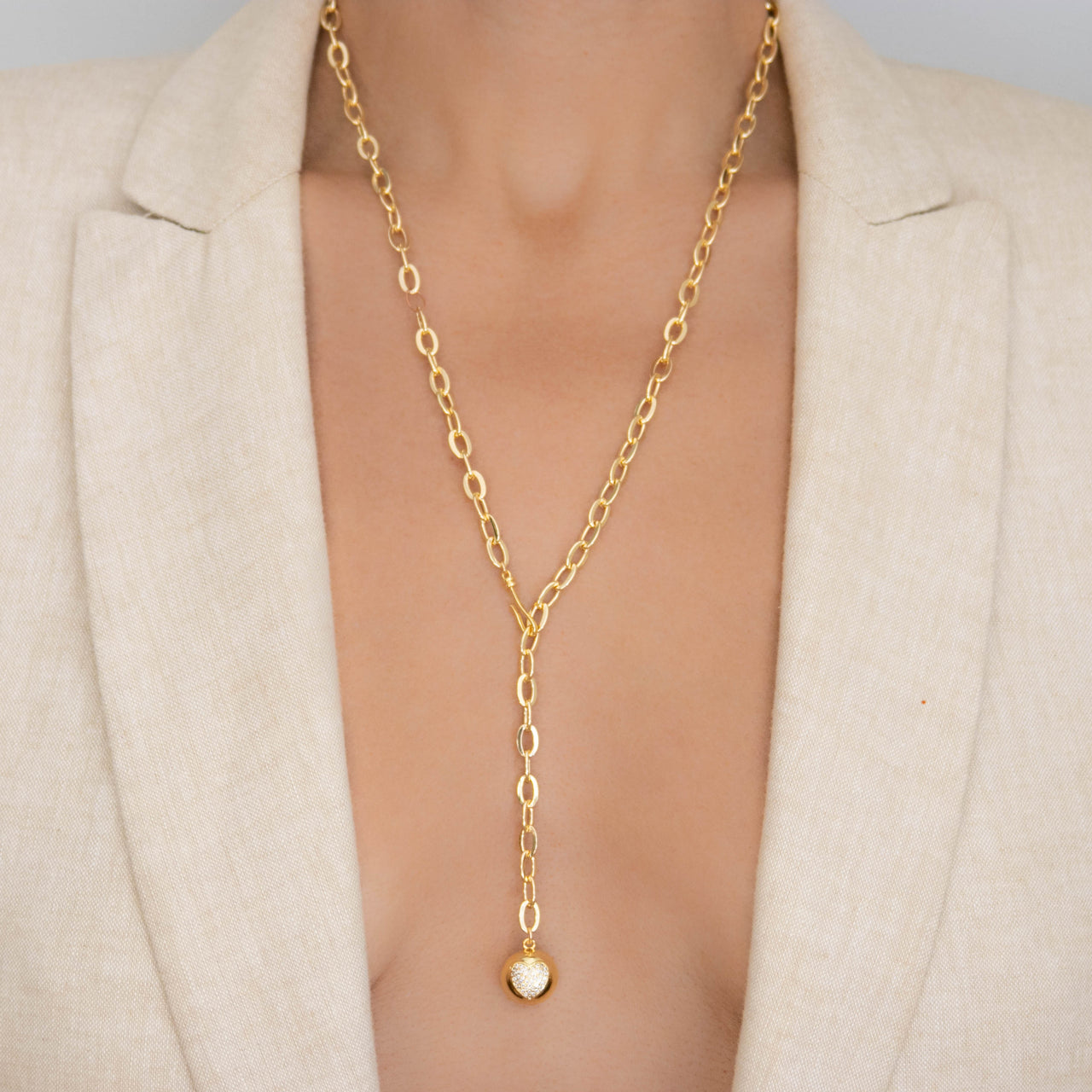 AMORA PAVE HEART LARIAT